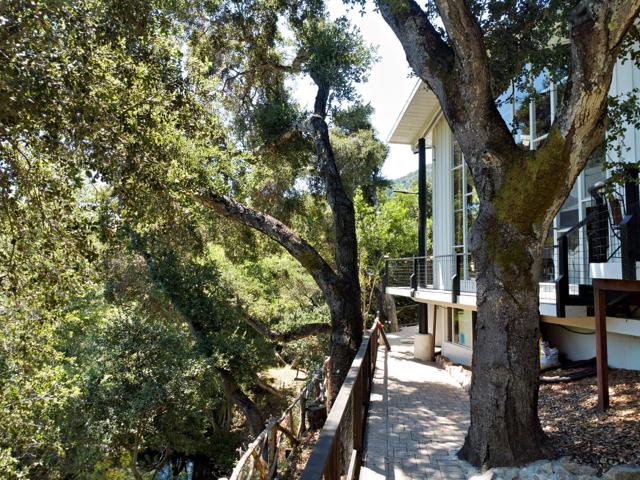 81 E Garzas Road, Carmel Valley CA: https://media.crmls.org/mediaz/deeba062-d223-4607-b298-9b5e6e66acf3.jpg