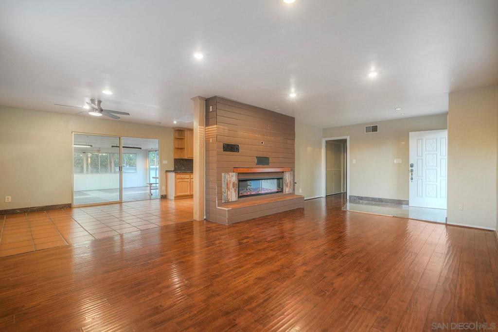 MLS #250042674SD image #5