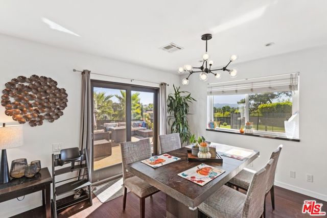 7130 Gateshead Way, West Hills CA: https://media.crmls.org/mediaz/deed69c5-bb30-4d98-840d-208288c14cb8.jpg