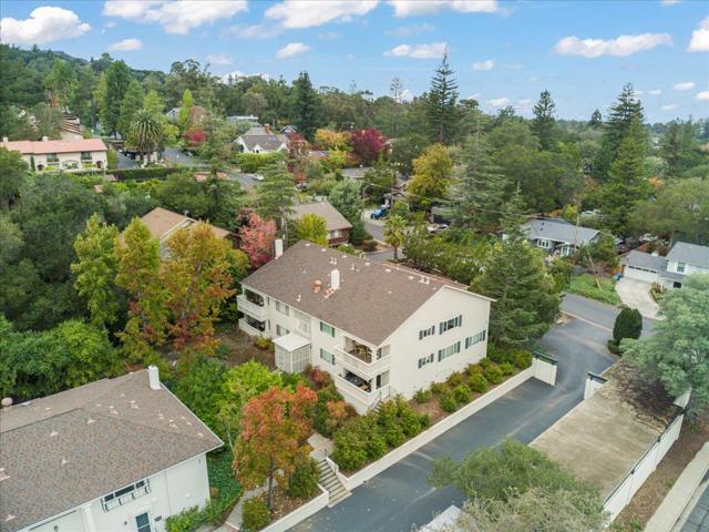 600 Pennsylvania Avenue, Los Gatos CA: https://media.crmls.org/mediaz/deed7566-012b-41d0-9b43-353d09027856.jpg