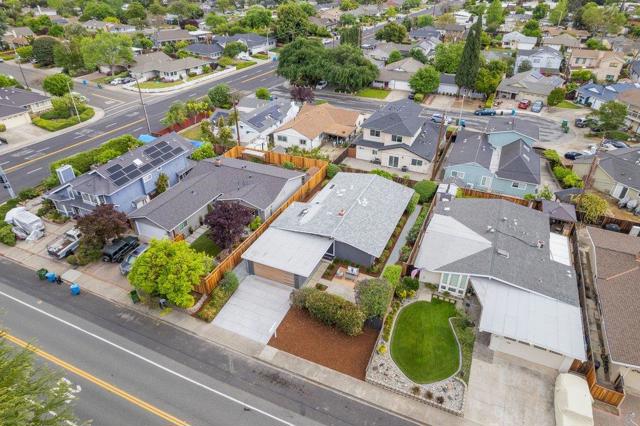 385 Cronin Drive, Santa Clara CA: https://media.crmls.org/mediaz/deed7ba6-f998-4db0-a302-99fb0d15ae5f.jpg