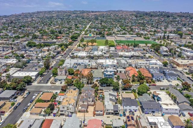1427 Hornblend, San Diego CA: https://media.crmls.org/mediaz/deeda862-f68f-42b8-941e-02163be53f62.jpg