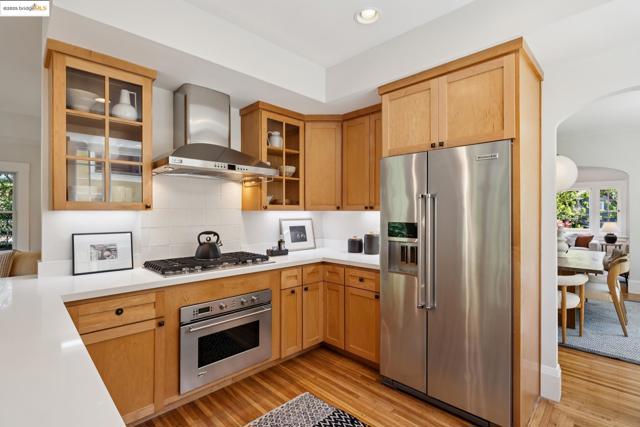 1071 Harvard Rd, Piedmont CA: https://media.crmls.org/mediaz/deedd0f4-1bfe-4b52-af1e-f8257a1e31b4.jpg
