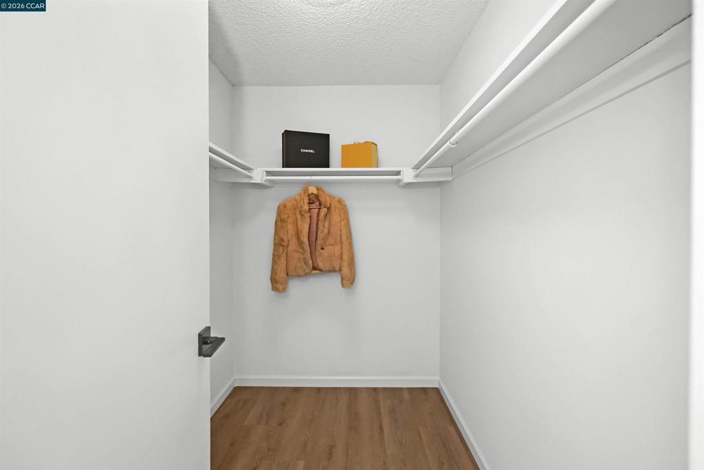 https://media.crmls.org/mediaz/deedd79b-3e30-4822-a0ef-bd2c78a3836e.jpg?preset=X-Large