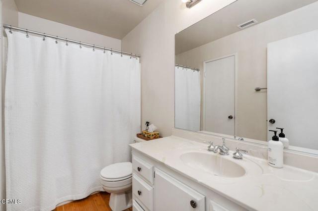 6036 Gitana Avenue, Camarillo CA: https://media.crmls.org/mediaz/deee22e3-1511-461a-a807-b9f953026396.jpg