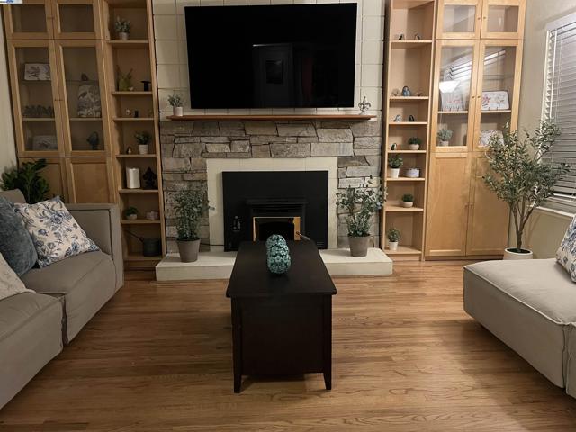 5774 Crow Lane, San Jose CA: https://media.crmls.org/mediaz/deeea1d7-81e3-4efa-baa6-dcf63f0e8dc6.jpg
