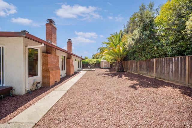 10407 Vista Knoll Boulevard, Cupertino CA: https://media.crmls.org/mediaz/deeebfef-e9d5-4aa2-b32f-c85f506bfb34.jpg