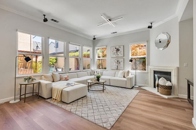 841 E River Parkway, Santa Clara CA: https://media.crmls.org/mediaz/deeed320-3572-498a-924f-c849bd6f312b.jpg