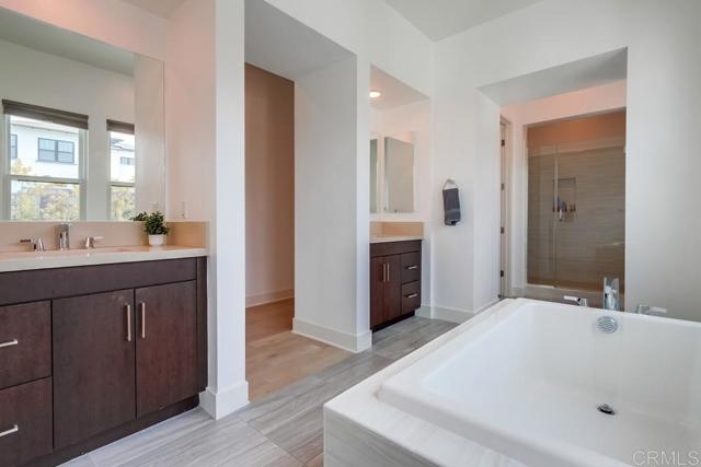 Detail Gallery Image 46 of 71 For 6222 Artisan Way, San Diego,  CA 92130 - 5 Beds | 5 Baths