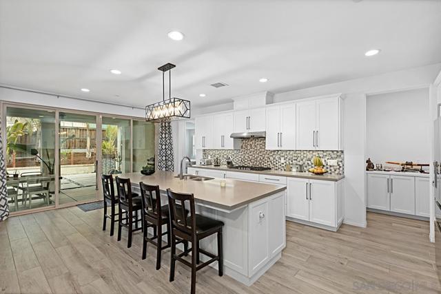 1091 Camino Cantera S, Chula Vista CA: https://media.crmls.org/mediaz/deefa756-2d1b-41e0-a477-0642402e336f.jpg