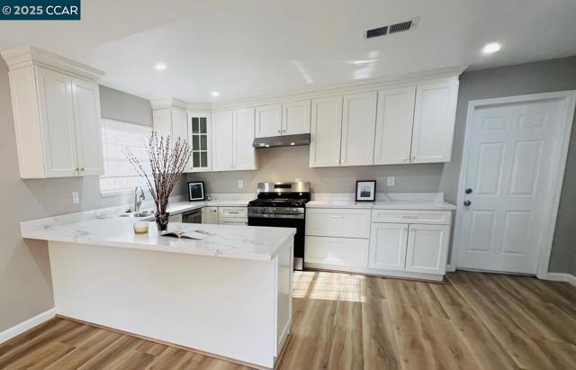 2788 Entrada Cir, Antioch CA: https://media.crmls.org/mediaz/def07b8c-a637-4baa-9dd7-95a42ada933d.jpg