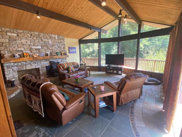 341 Metalwood Drive, Soquel CA: https://media.crmls.org/mediaz/def0876d-076d-4635-a4b1-f822ccc5af14.jpg