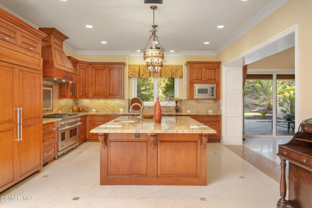 2462 Lost Canyons Drive, Simi Valley CA: https://media.crmls.org/mediaz/def0bb0e-5548-4f8b-8dae-4301112da4bf.jpg