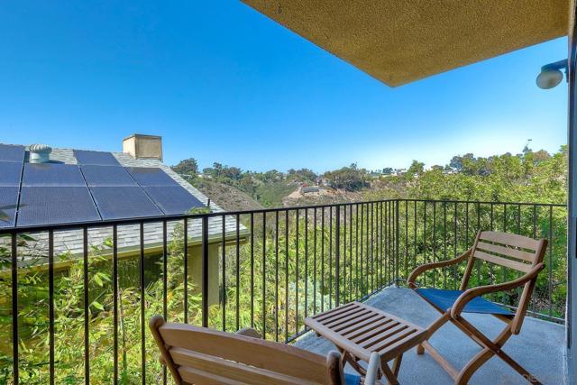 4260 6TH AVE, San Diego CA: https://media.crmls.org/mediaz/def0d792-ea59-4983-a7ab-4f4734761e4a.jpg