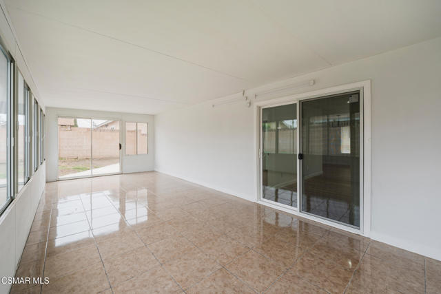 1477 Dinsmore Street, Simi Valley CA: https://media.crmls.org/mediaz/def10558-02e4-43fe-98e7-36f9bce6eef5.jpg