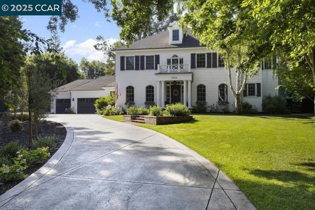 1826 Alameda Diablo, Diablo CA: https://media.crmls.org/mediaz/def1721b-be37-4cae-a3c9-b8e03b6882b4.jpg