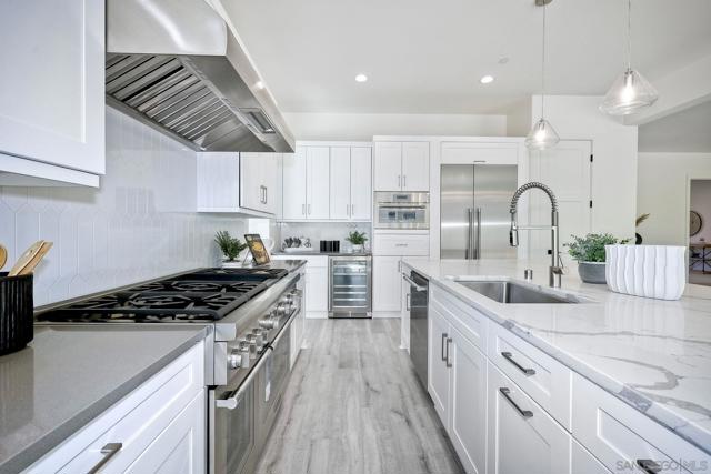 16350 Sage Trails Ct, Poway CA: https://media.crmls.org/mediaz/def1fcdd-b2bd-4564-9b78-376fd5ddb6a6.jpg