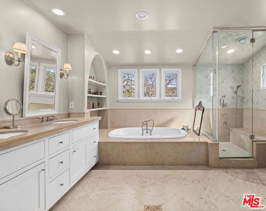 MLS #25596949 image #10