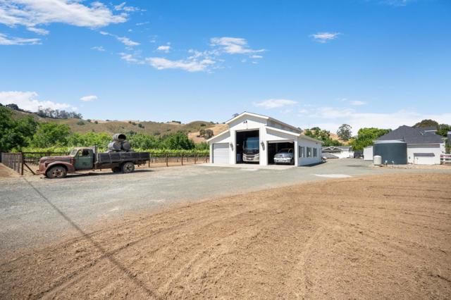 15209 Sycamore Drive, Morgan Hill CA: https://media.crmls.org/mediaz/def36b17-d760-4233-a8ac-83ec20869dd6.jpg
