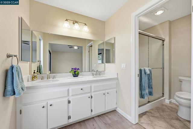 304 Lion Valley Rd, Escondido CA: https://media.crmls.org/mediaz/def6003b-fcdb-42e4-999b-f50d9547b6e8.jpg