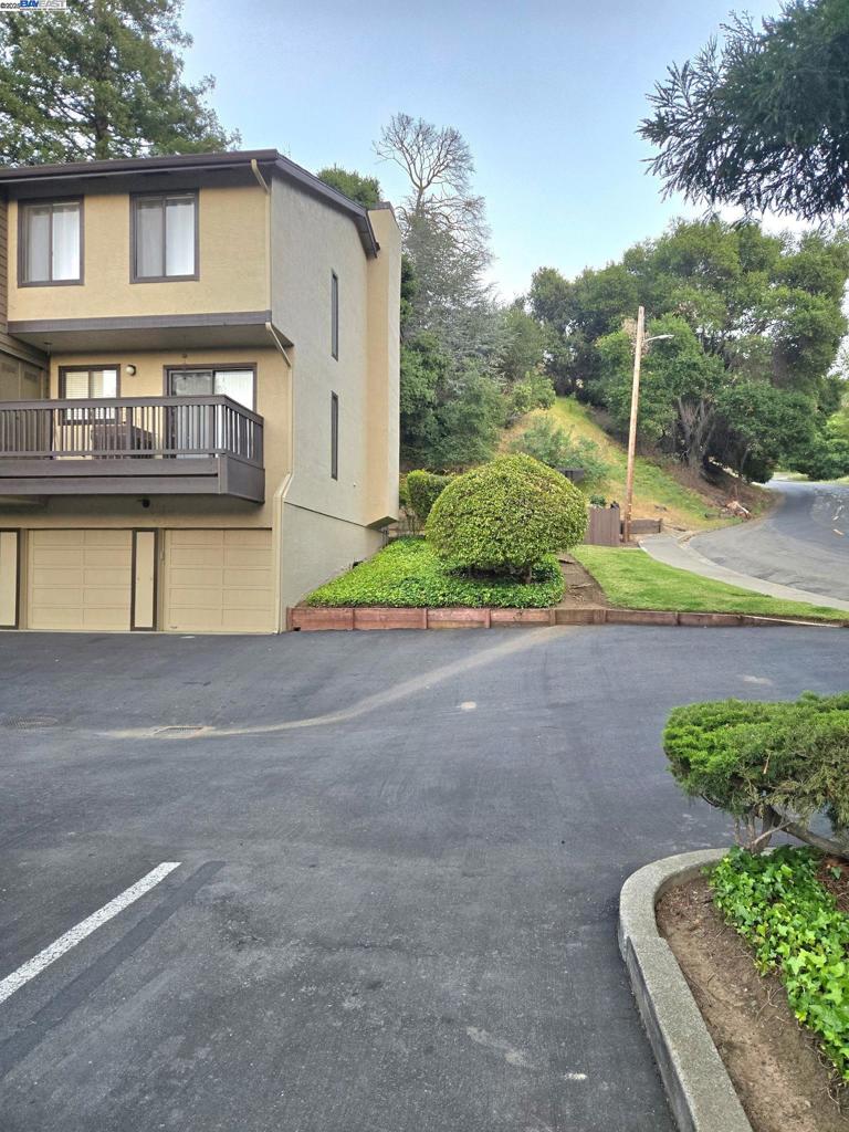1069 Cedar Ct