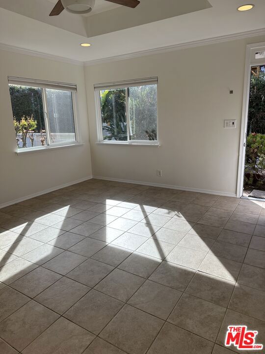 3013 Colorado Avenue, Santa Monica CA: https://media.crmls.org/mediaz/def71a94-30af-4634-a85f-82d3ce5d4e3d.jpg
