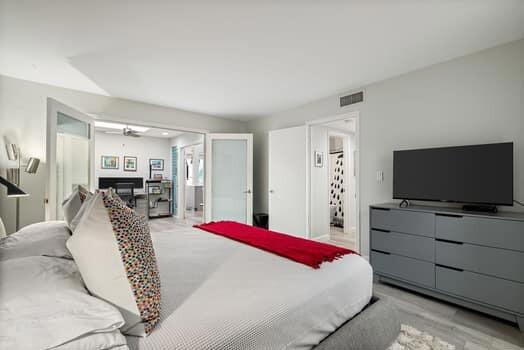 https://media.crmls.org/mediaz/def71dd0-1526-4639-b59f-f6d5ea194355.jpg?preset=X-Large