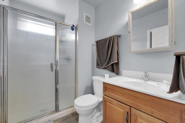 378 Park St, San Leandro CA: https://media.crmls.org/mediaz/def72602-be74-4f8a-a138-61e461918eeb.jpg