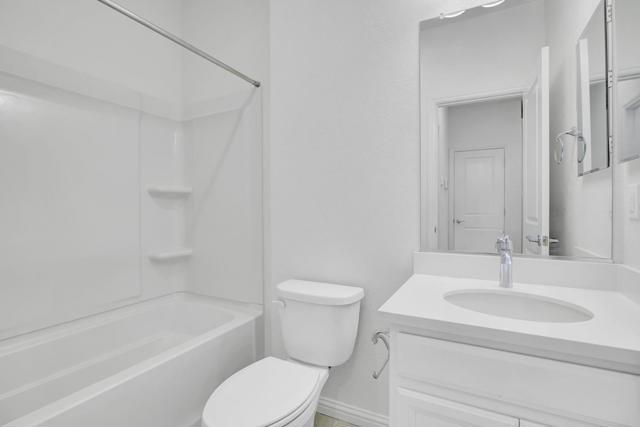 2580 Gimelli Way, San Jose CA: https://media.crmls.org/mediaz/def7804f-270e-4bbf-8c0f-2273d858bc3d.jpg