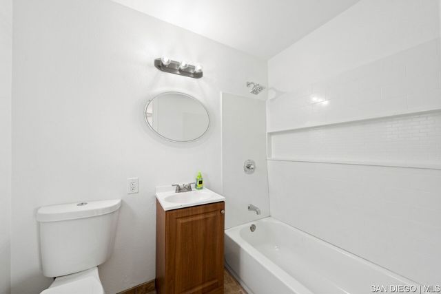 13764 Jamul DR, Jamul CA: https://media.crmls.org/mediaz/def7d662-3547-4d92-9145-56db742bc0e2.jpg