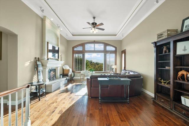 2380 Sunflower Circle, Gilroy CA: https://media.crmls.org/mediaz/def8ef88-7c0d-4301-86f3-560786fa6002.jpg