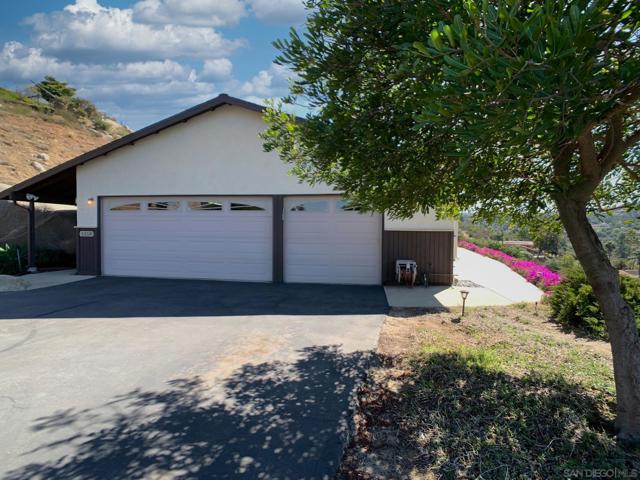 1259 Alpine Estates Place, Alpine, California 91901, 4 Bedrooms Bedrooms, ,2 BathroomsBathrooms,Single Family Residence,For Sale,Alpine Estates Place,250020256SD