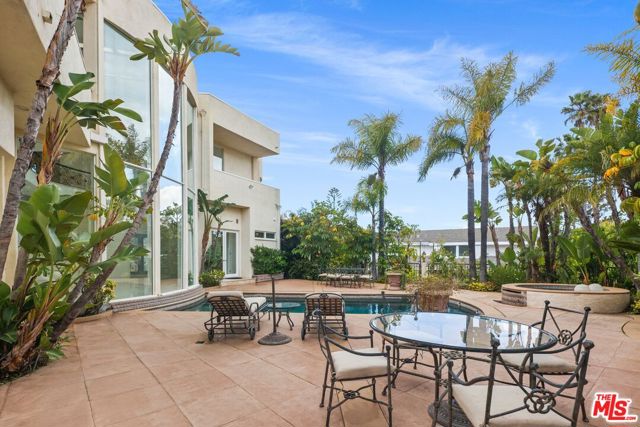 2470 Venus Drive, Los Angeles CA: https://media.crmls.org/mediaz/def99b5b-7c1b-45cf-9125-768ba00df558.jpg