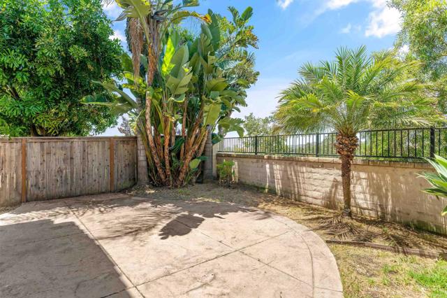 1049 Boulder, Oceanside CA: https://media.crmls.org/mediaz/def9acbc-c2ef-4030-a25d-cfc79214cebd.jpg