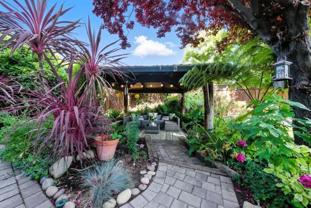 4957 New Compton Court, San Jose CA: https://media.crmls.org/mediaz/def9eeef-1eba-4b09-9d9c-0cf309da0ccc.jpg