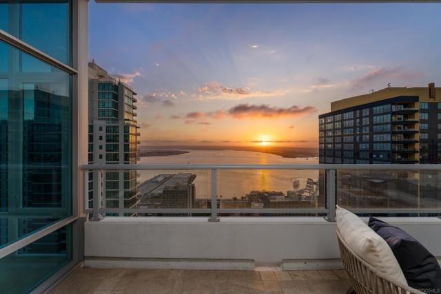 1262 Kettner Blvd, San Diego, California 92101, 2 Bedrooms Bedrooms, ,2 BathroomsBathrooms,Condominium,For Sale,Kettner Blvd,240029017SD