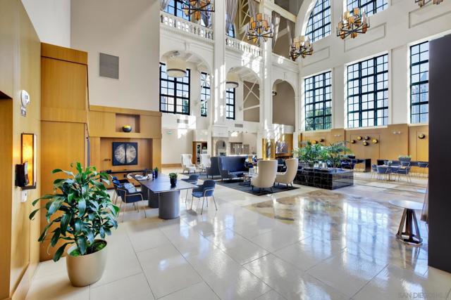 700 W E St, San Diego CA: https://media.crmls.org/mediaz/defa3cf4-3db3-4426-afcc-093529fb7092.jpg
