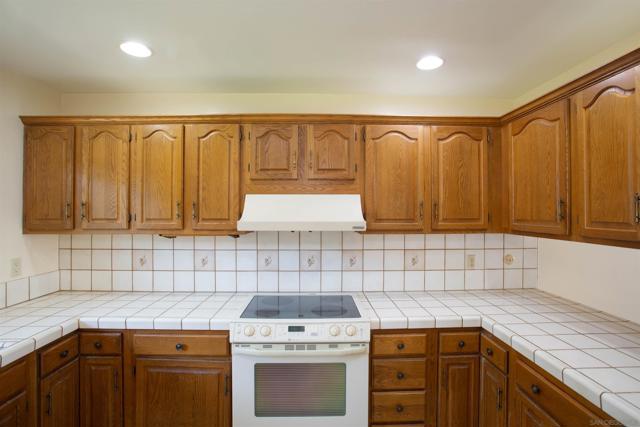 3216 Loma Riviera Dr, San Diego CA: https://media.crmls.org/mediaz/defa806c-890e-4f0f-883d-d693536a8ec5.jpg
