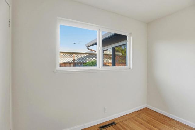 1079 Annapolis Drive, San Mateo CA: https://media.crmls.org/mediaz/defb0328-c917-4080-9445-191c7dbc4d67.jpg