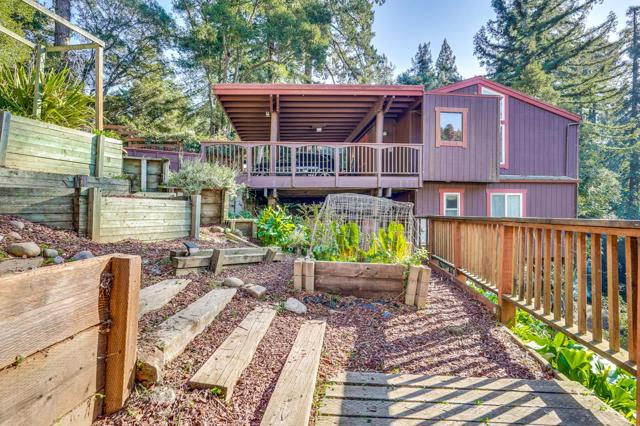 851 Burns Avenue, Aptos CA: https://media.crmls.org/mediaz/defbcd74-242d-4558-b3bb-22578ea27ff2.jpg