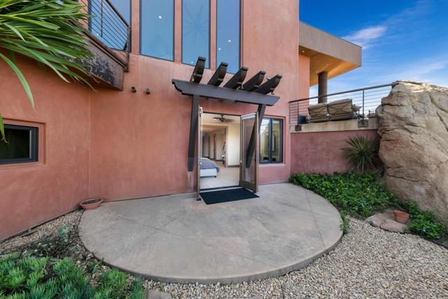 19210 Highland Hills Dr, Ramona CA: https://media.crmls.org/mediaz/defc722e-946a-493a-b19b-2bbe3ca00fa4.jpg