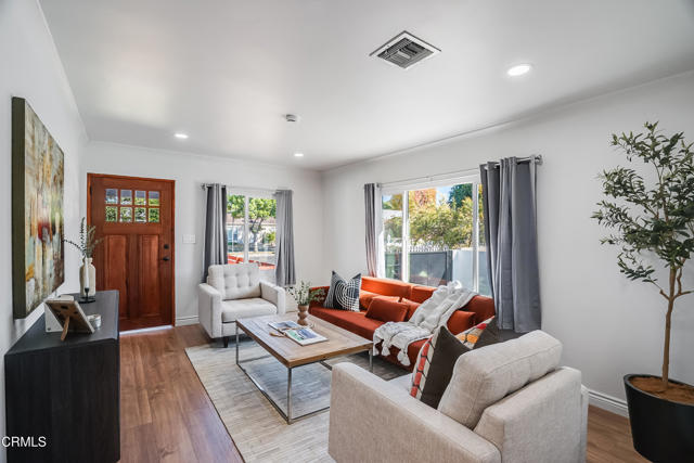 Detail Gallery Image 6 of 47 For 3828 Boyce Ave, Los Angeles,  CA 90039 - 2 Beds | 1/2 Baths