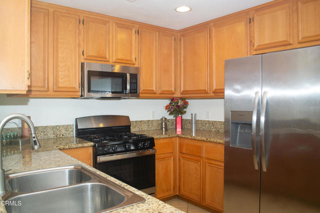 209 Riverdale Court, Camarillo CA: https://media.crmls.org/mediaz/defdac51-f88a-49ed-8243-937680cbb535.jpg