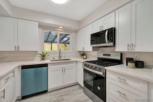 3943 Nereis Dr, La Mesa CA: https://media.crmls.org/mediaz/defdd3df-5de7-4d1f-8fa1-ab64bdab51b3.jpg