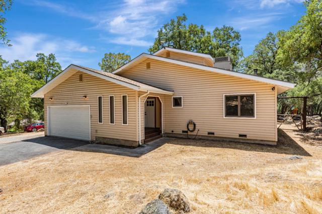 3748 Baldwin Drive, Placerville CA: https://media.crmls.org/mediaz/defe90f5-4d01-4212-826b-96dfb32574ac.jpg