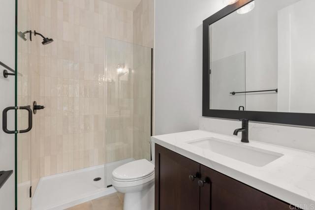 1243 Stonemark place, Vista CA: https://media.crmls.org/mediaz/defed2e7-85ea-46c4-8881-094cb5abcc91.jpg