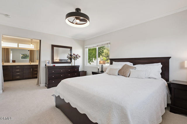 354 Larch Crest Court, Newbury Park CA: https://media.crmls.org/mediaz/df01083d-032c-4f0d-ada4-8b470ac8dcdb.jpg