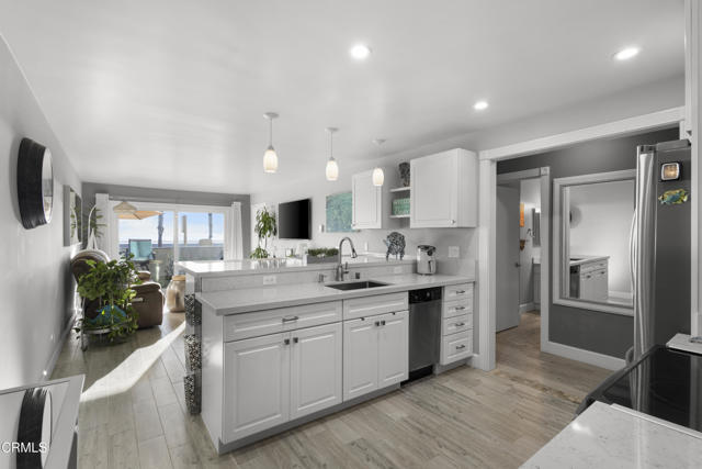 275 E Surfside Drive, Port Hueneme CA: https://media.crmls.org/mediaz/df01d1bd-0c61-4c27-a741-defb9e898c2d.jpg