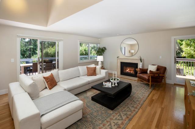 1330 Trinity Drive, Menlo Park CA: https://media.crmls.org/mediaz/df029fe6-dd75-4d53-bd66-b3224936c459.jpg