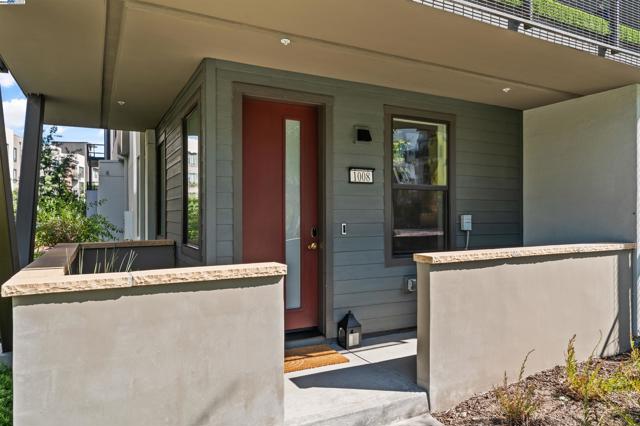 45099 Impress Common, Fremont CA: https://media.crmls.org/mediaz/df033600-1129-4fb4-a3ec-c60e9efc2a40.jpg